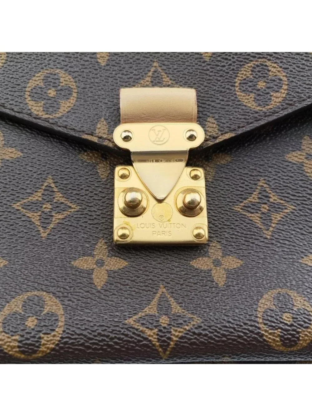 Louis Vuitton Pochette Metis MM Monogram Brown Canvas Handbag